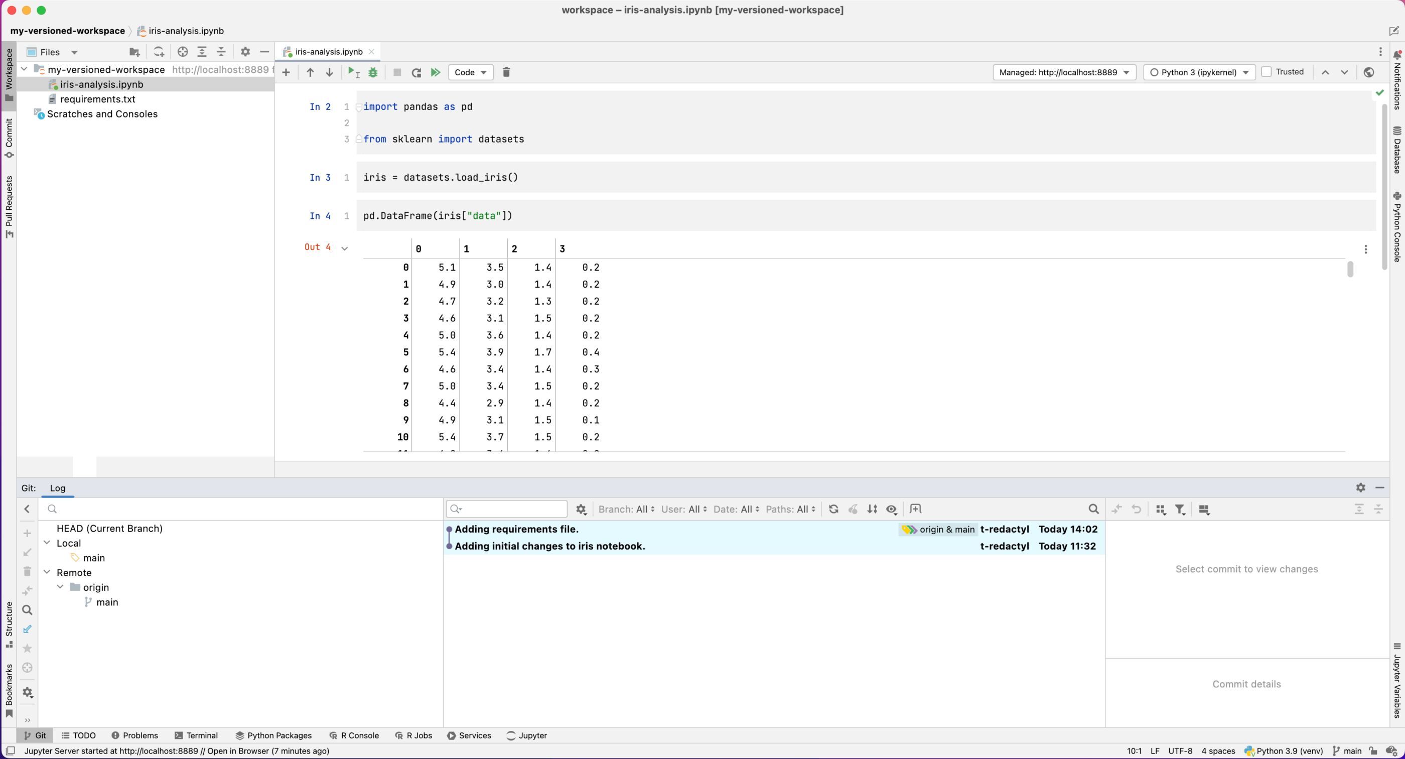 Cuplikan layar yang menunjukkan notebook Jupyter dan tab Git di DataSpell sebelum menarik perubahan dari repositori jarak jauh di GitHub.